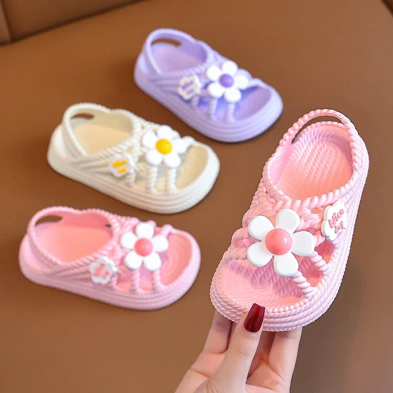 2024 New Children's Slippers Summer Girls and Boys Bathroom Home Anti slip Beach Shoes Soft Soled Baby Sandals