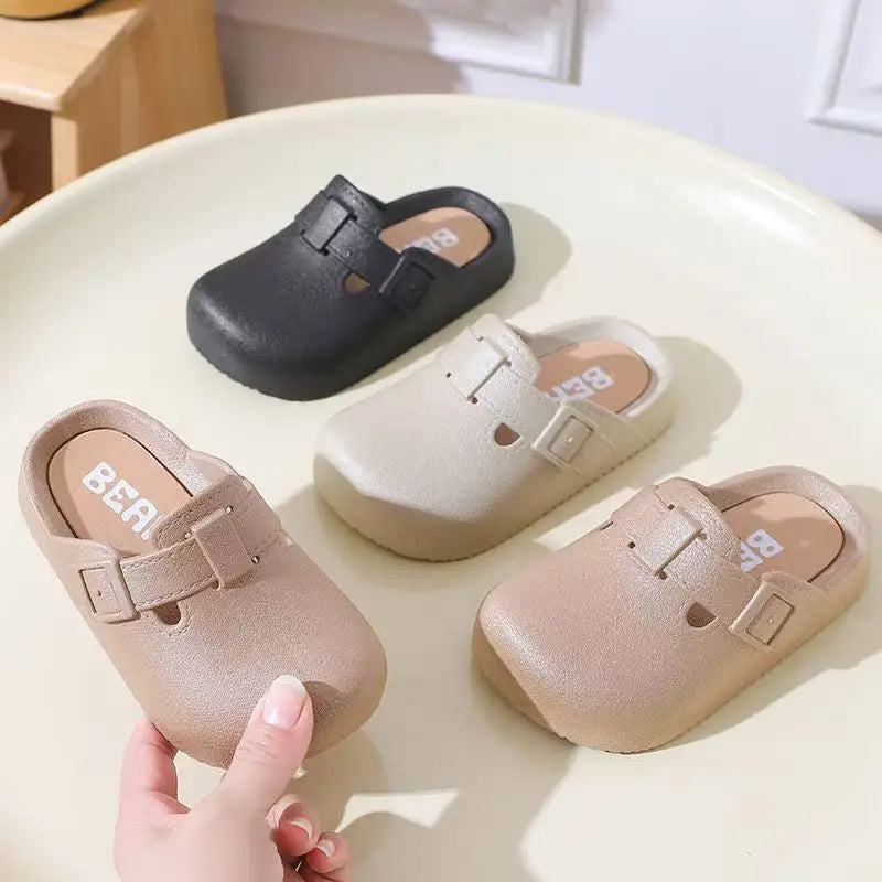 Girls Slippers Fashion Flat Bottom Children's Boken Slippers Suitable for All Seasons Indoor Outdoor Comfortable Children's Slip