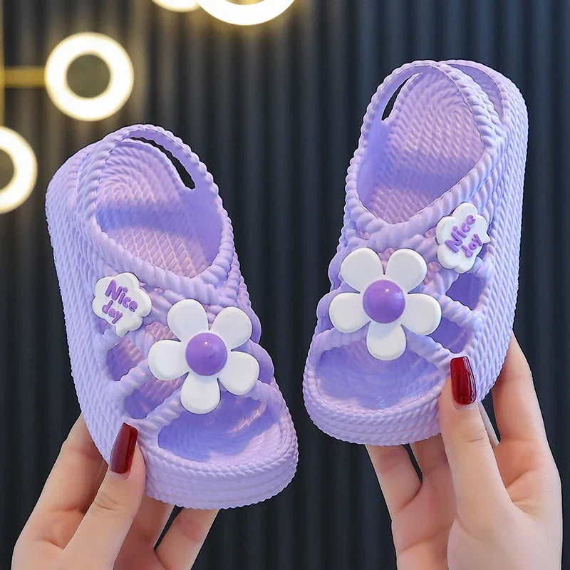 2024 New Children's Slippers Summer Girls and Boys Bathroom Home Anti slip Beach Shoes Soft Soled Baby Sandals