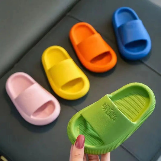 Children Bathroom Slippers Summer Solid Color Anti Slip Soft Sole Kid Slippers 4-10 Years Old Boys and Girls Cute Home Slippers