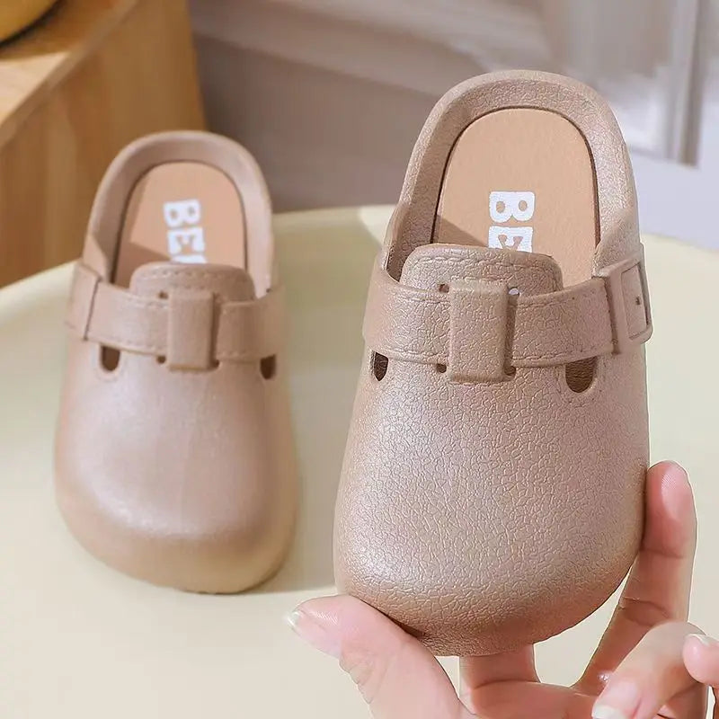 Girls Slippers Fashion Flat Bottom Children's Boken Slippers Suitable for All Seasons Indoor Outdoor Comfortable Children's Slip